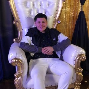 Meet your Posher, Alvaro